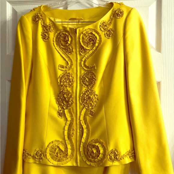 New with tags Escada Suit Canary Yellow - Picture 8 of 8